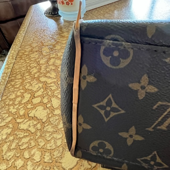 Authentic Louis Vuitton Satchel - Picture 13 of 16